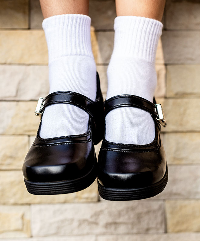 キッズエナメルシューズ